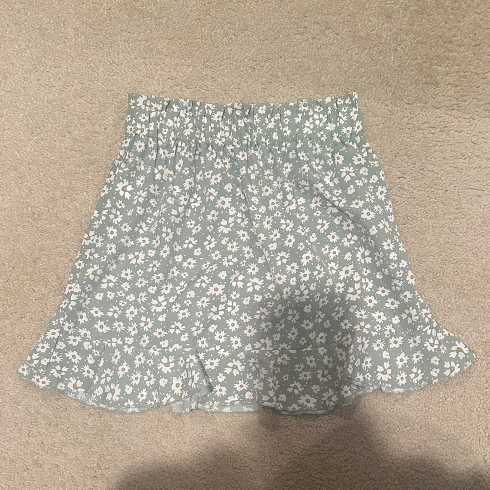 Chic Floral Skirt in Green